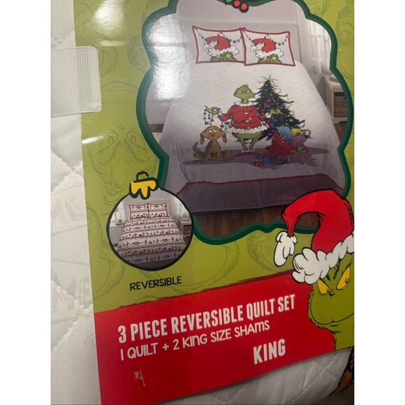 The Grinch 3 Piece Reversible King Size Christmas Comforter With 2 Shams NWT - Picture 3 of 9